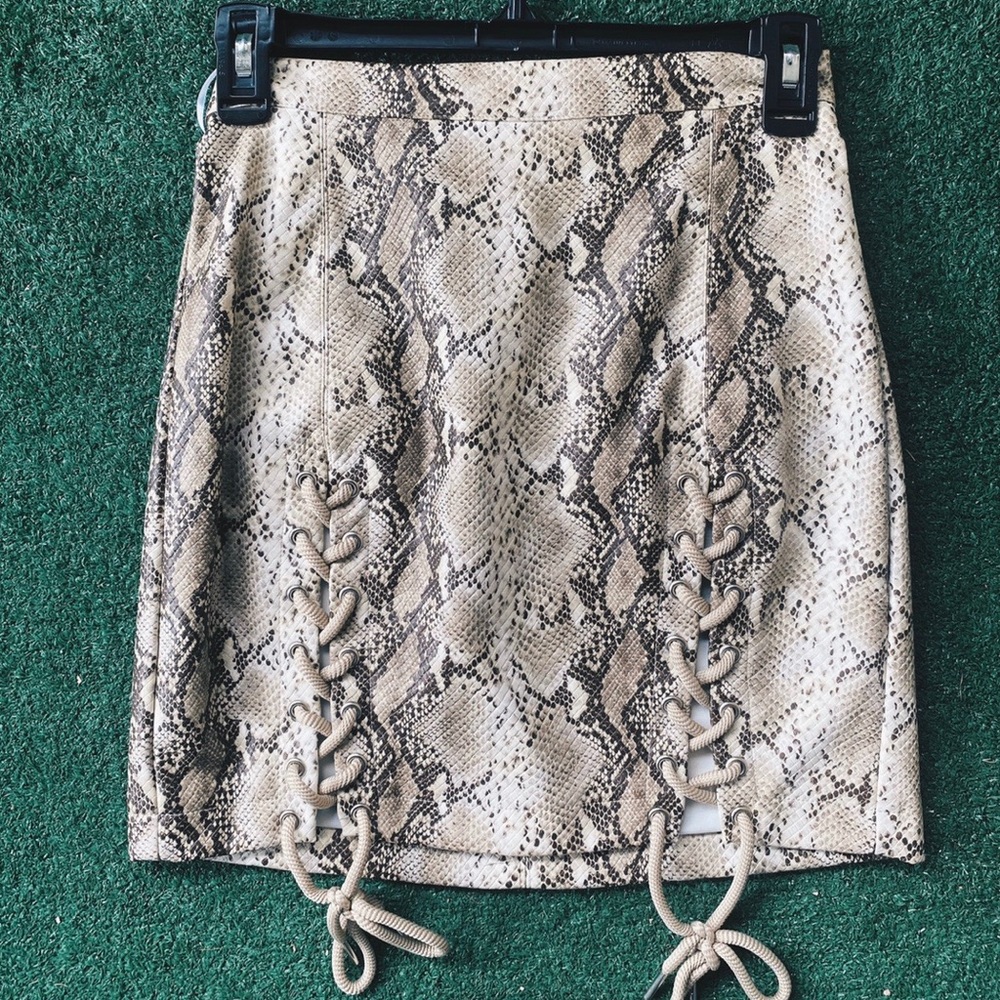 Pyton Tie up Skirt 
Size Small